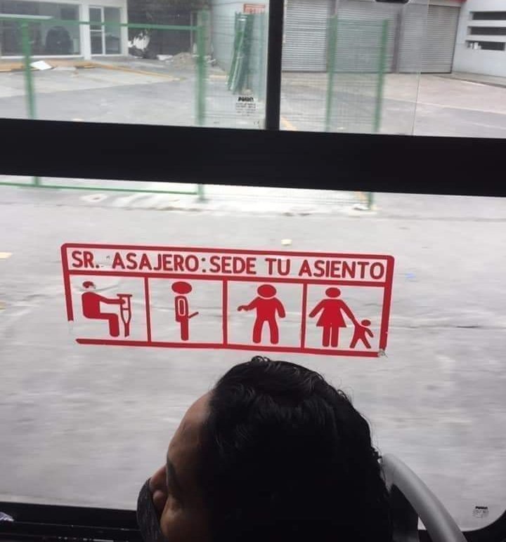 maanu_ramirez's tweet photo. Señora no me da el asiento que estoy al palo? https://t.co/nG5J0d6Keg