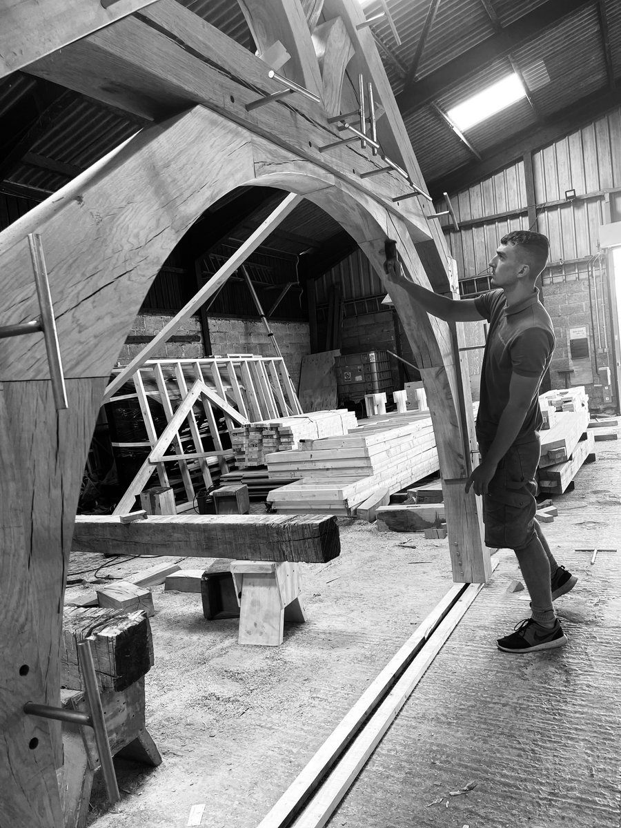 Hand crafted oak cruck truss and the hard working lads who created it. 

Our team of master craftsmen work along side our in-house architects to bring our clients projects to life. 

#oak #oakframehouse #boatlife #handmade #leicestershire #rutland #onthetools