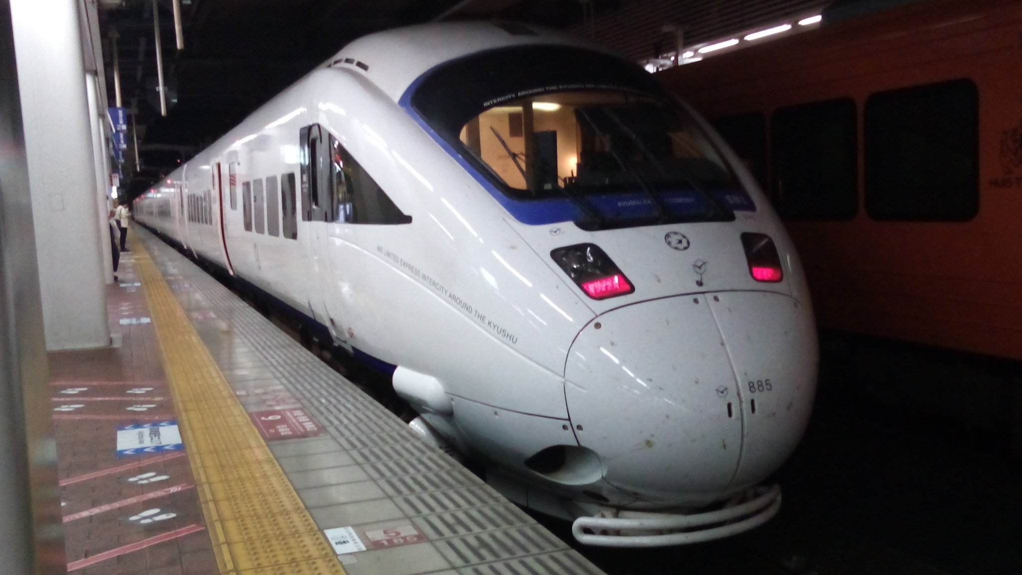 梨子鉄 3055m 特急ソニック55号 大分行き 博多 小倉21 08 編成 6両編成 5系 本ミフ Sm 3 あの事故の編成に当たった T Co N0ssxjpvx4 Twitter