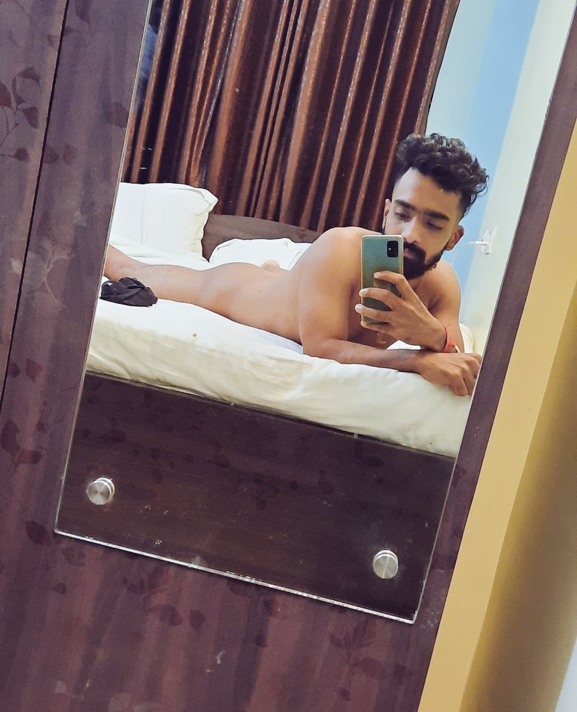 AravhG's tweet photo. #snapchatdown #iubstudentswantonlineexam #BBNaijaShineYaEyes #tremor #IndiaTodayAtOlympics #GayRemaja #gayindo #Paid #paid_fun #paid_fun https://t.co/HRGL1Eydgm