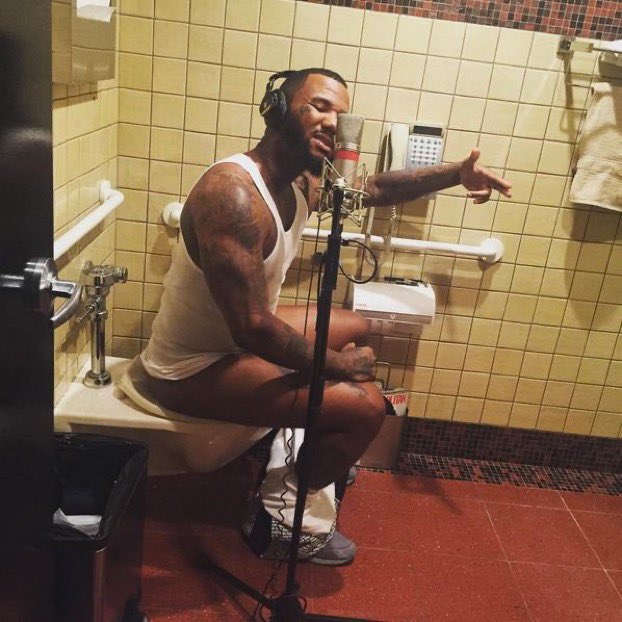 HORSECHOKER4k's tweet image. SHITTIN POOPIN