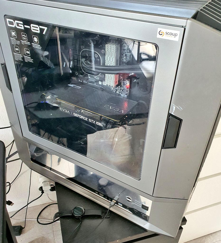 El_guigui_'s tweet image. Ah pour ceux que ça intéresse, vu que je viens de faire une affaire avec @TechItValley semaine prochaine nouveau PC , du coup je me sépare de mon fidèle PC , si quelqu&apos;un est intéressé n&apos;hésitez pas à me MP