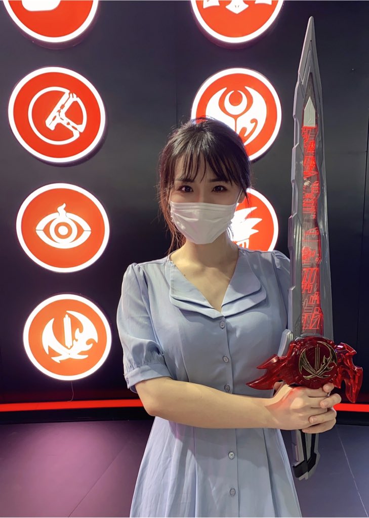 Fモノクロf 無理しない４４歳の関西人 Twitterissa 以前ツイートした 聖剣ソードライバーセット は 上海ccg Expo 21 での展示のみで会場限定販売ではなかったようです 一部誤情報で訂正してお詫びします 真偽不明の不確定情報として９月に日本での受注生産