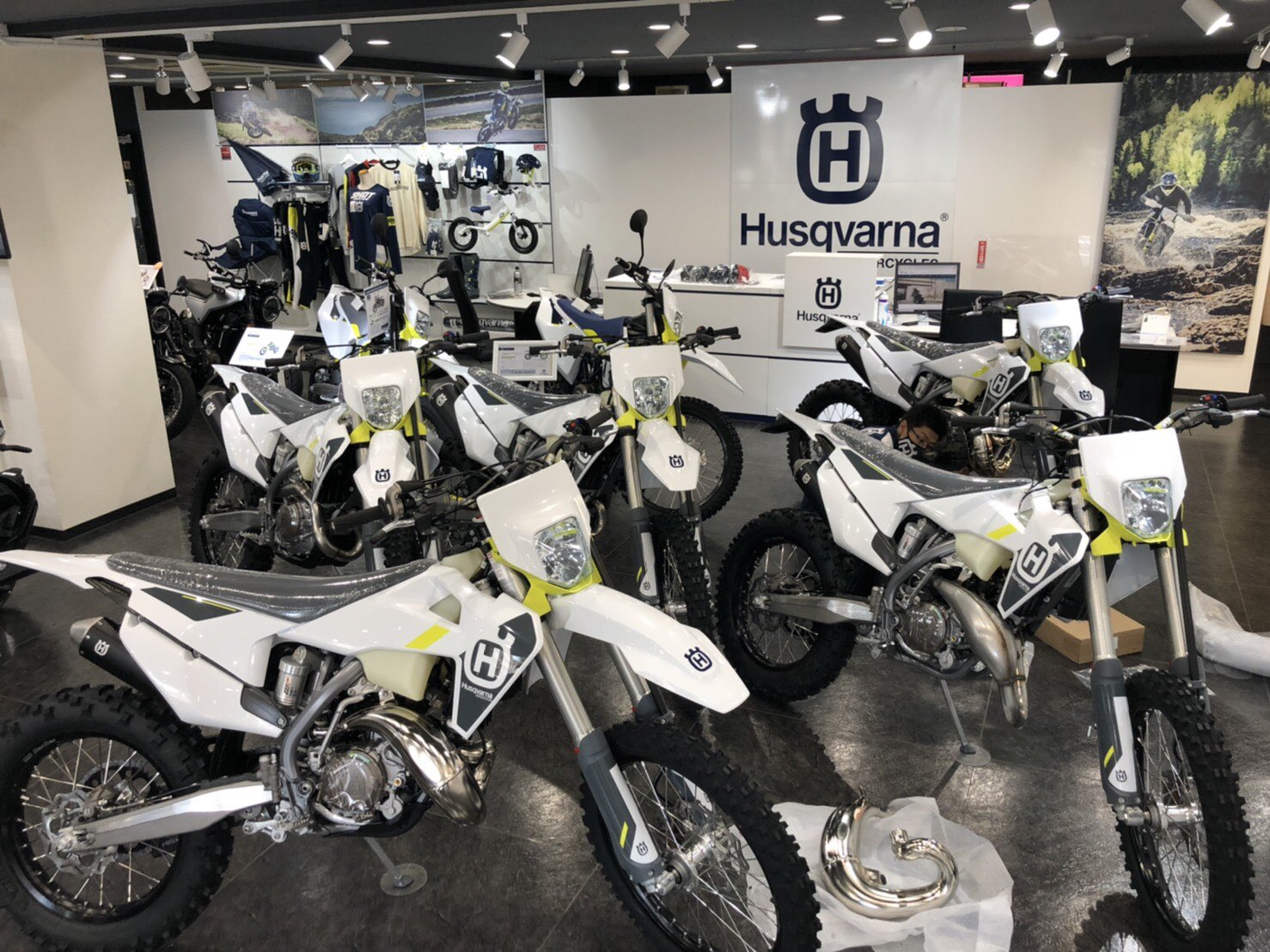 ハスクバーナTE250i(2022年)
LED純正ヘッドライト 2022 Husqvarna® TE 250i | Sturgis Motorsports
