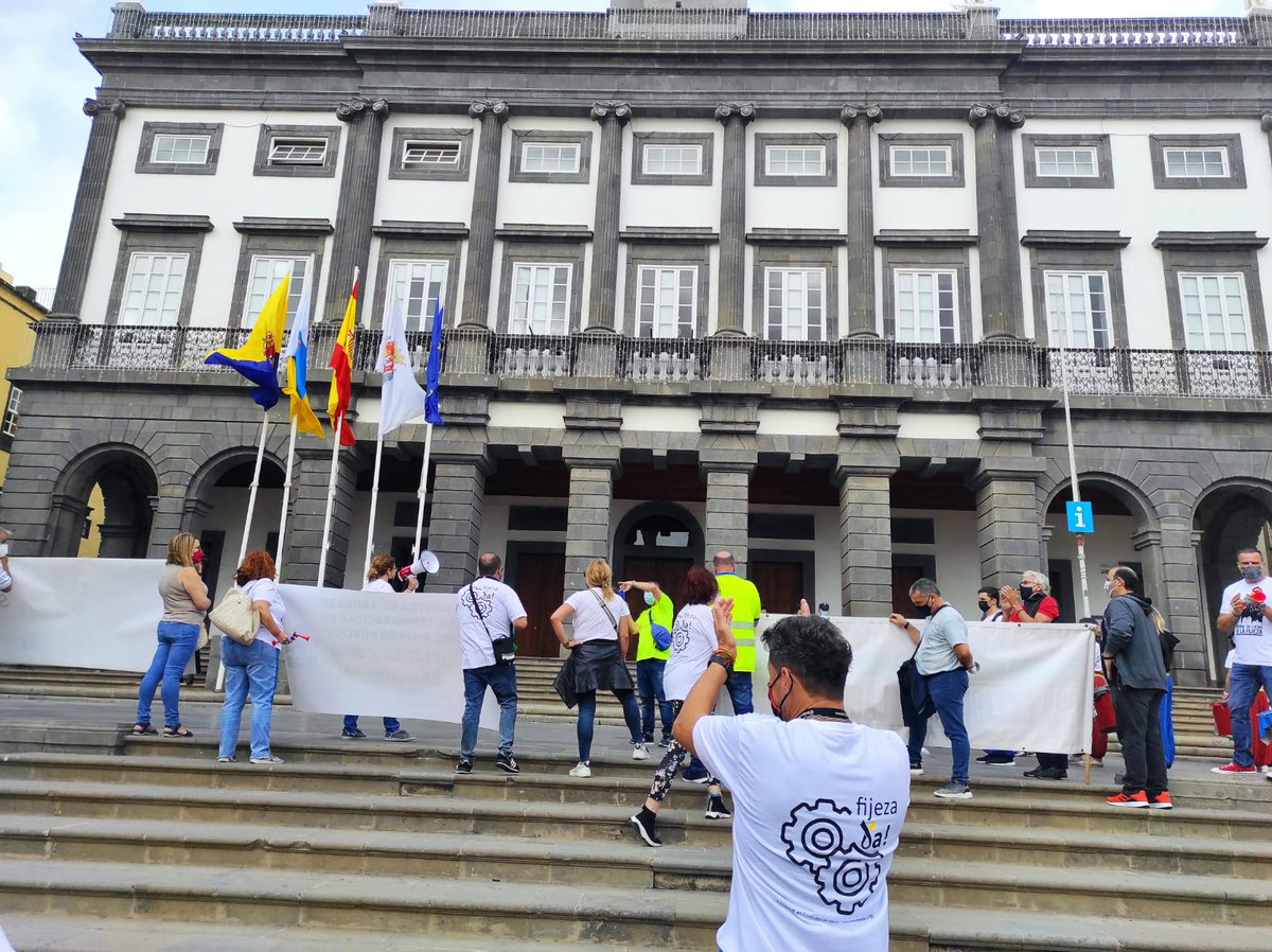 🔴Todo nuestro apoyo y ánimo a l@s compañer@s <a href="/LpgcYa/">Emplead@s Ayuntamiento LPGC</a>  del @AyuntamientoLPA en abuso de temporalidad ‼️

#FijezaYaEsConstitucional
#NoNosVamosARendir
#LeyMariaEmiliaCasas