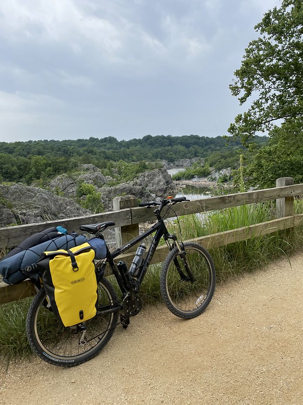 teddyb109's tweet photo. Imagine taking off for a few days with everything you needed on a bike. Part I, getting to the Chesapeake and Ohio bike path: https://t.co/NCmlWwvuqw #cycling #roadtrip #covid19 #adventure #fun #biking @BS96 @bikesnobnyc @guiweinmann @taliesan https://t.co/ExE88ukyaZ
