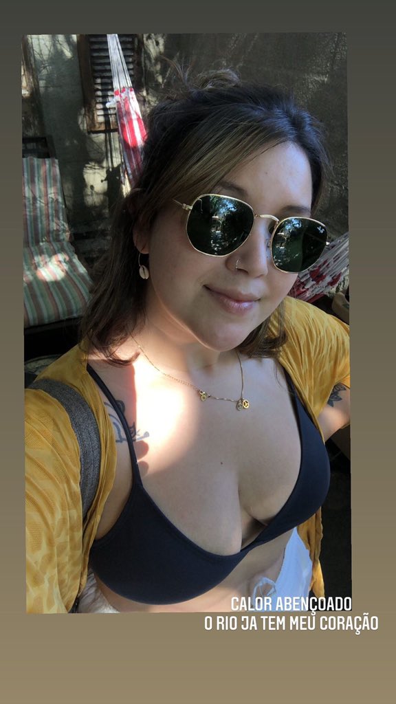 indiibecker's tweet photo. queria tá passando calor no Rio ainda 😰 https://t.co/IthZtqyK5c