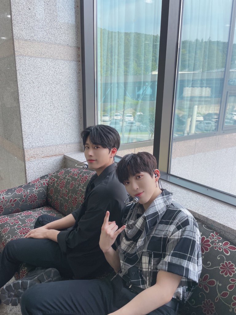 gkwanghyun's tweet photo. GUYS?!?!?!!?!?! #notokay #bbareyouokay #howtohandle https://t.co/SXBnLtqiH3