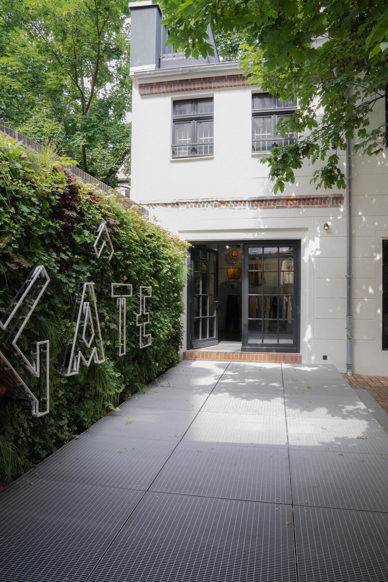 gate194's tweet image. Our store at Schlesi will be open today and tomorrow from 12 to 8p,m. - come by and say hi, explore our new arrivals and enjoy a coffee on the house 🖤 c ya!