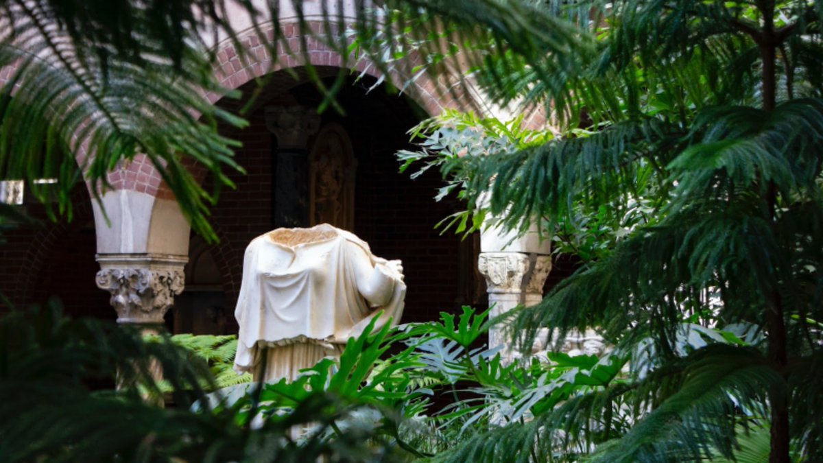 The <a href="/gardnermuseum/">Gardner Museum</a> 🏛️ is a special highlight in the #collegesofthefenway community 👨‍🎓. This spectacular #museum is located in walking distance from all of the Colleges in the consortium 🏫 and displays an art collection of world importance. Learn more: colleges-fenway.org/explore/museum…