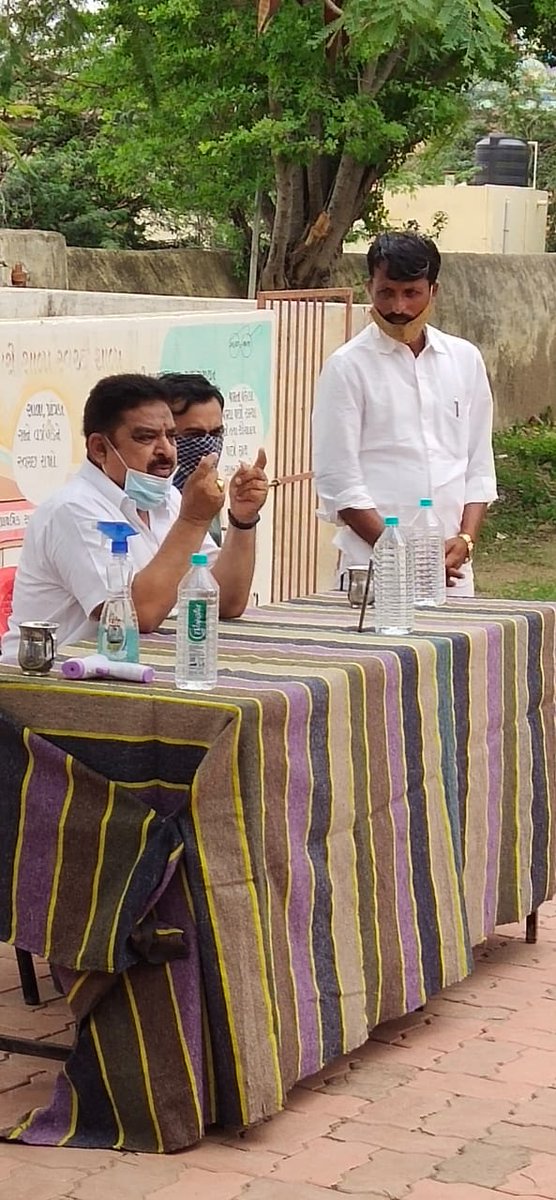 AbdasaTdo's tweet photo. @KutchDdo આશાપર ગામે મનરેગા યોજના અંતર્ગત વૃક્ષારોપણ કામગીરી. https://t.co/ZYUCVXQbCT