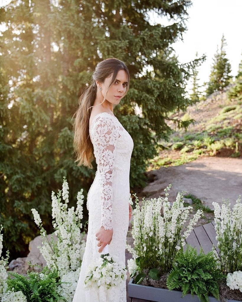 Our bride Stevi <a href="/stevichristine/">Naturallyby</a> is a vision in <a href="/oscardelarenta/">Oscar de la Renta</a> surrounded by floral designs by <a href="/aspenbranch/">Saraya Cheney</a>!
​Planning &amp; Coordination: @Sacks_Productions 
​Photographer: <a href="/josevilla/">josevilla</a> 
​Venue: <a href="/thelittlenell/">The Little Nell</a>
​​​. 
​. 
​.
​#weddingdress #weddingdresses #weddingdressinspo #weddin…