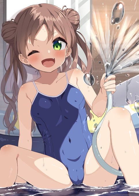 夏のお風呂でスク水えっち 