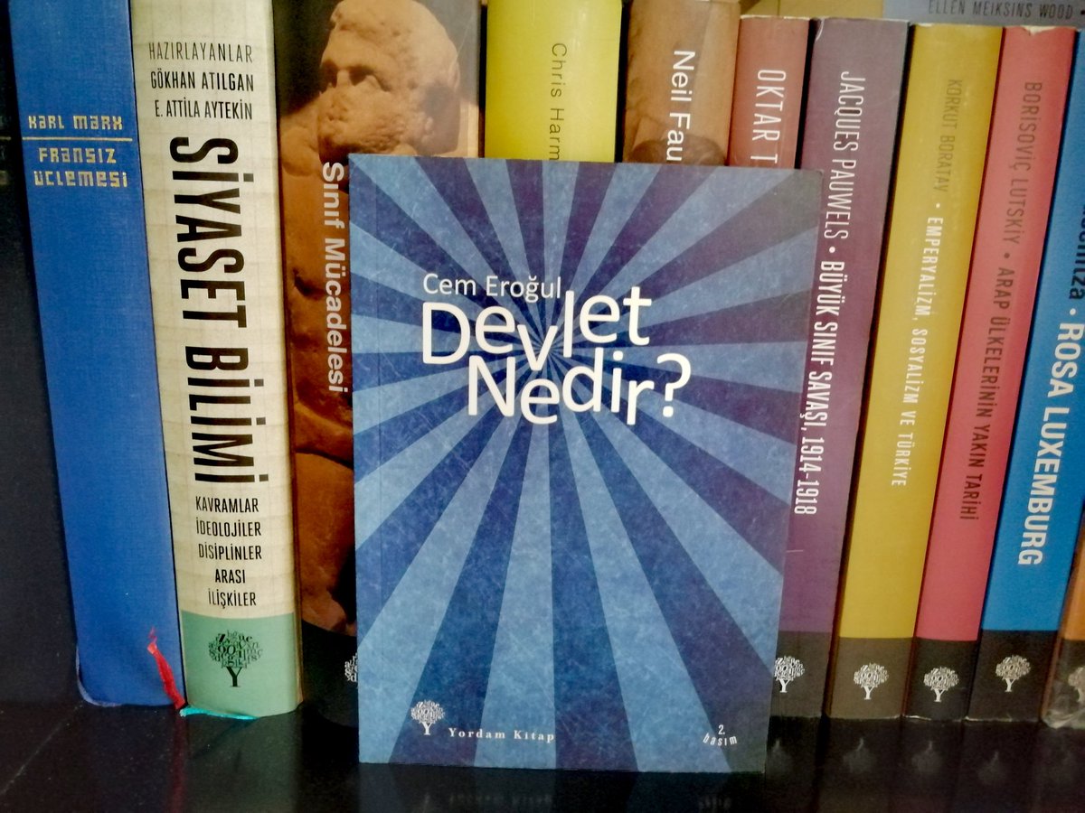 Depremde, yangında, salgında halka iban yollanıyor. Devletin yapması gereken halktan bekleniyor. 

Cem Eroğul hoca "Devlet Nedir?" sorusu ile devletin ne olduğuna ve ne olmadığına ışık tutuyor. 
"Ya sosyalizm, ya barbarlık!" <a href="/YordamKitap/">Yordam Kitap</a>