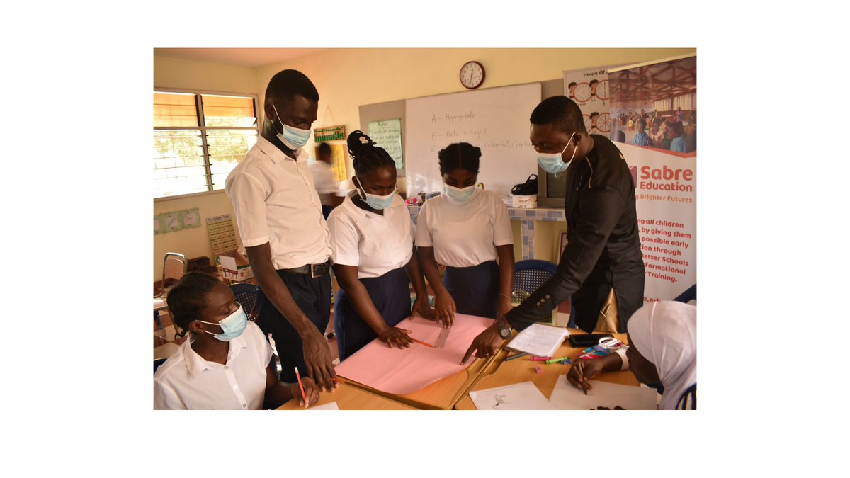 We had a great time at @AcCE_6 @AcCEMakers supporting student teachers to make teaching resources out of everyday reclaimed items which can be used with kindergarten children to facilitate learning through play. We hope the students got lots of great ideas to take forward! #Ghana