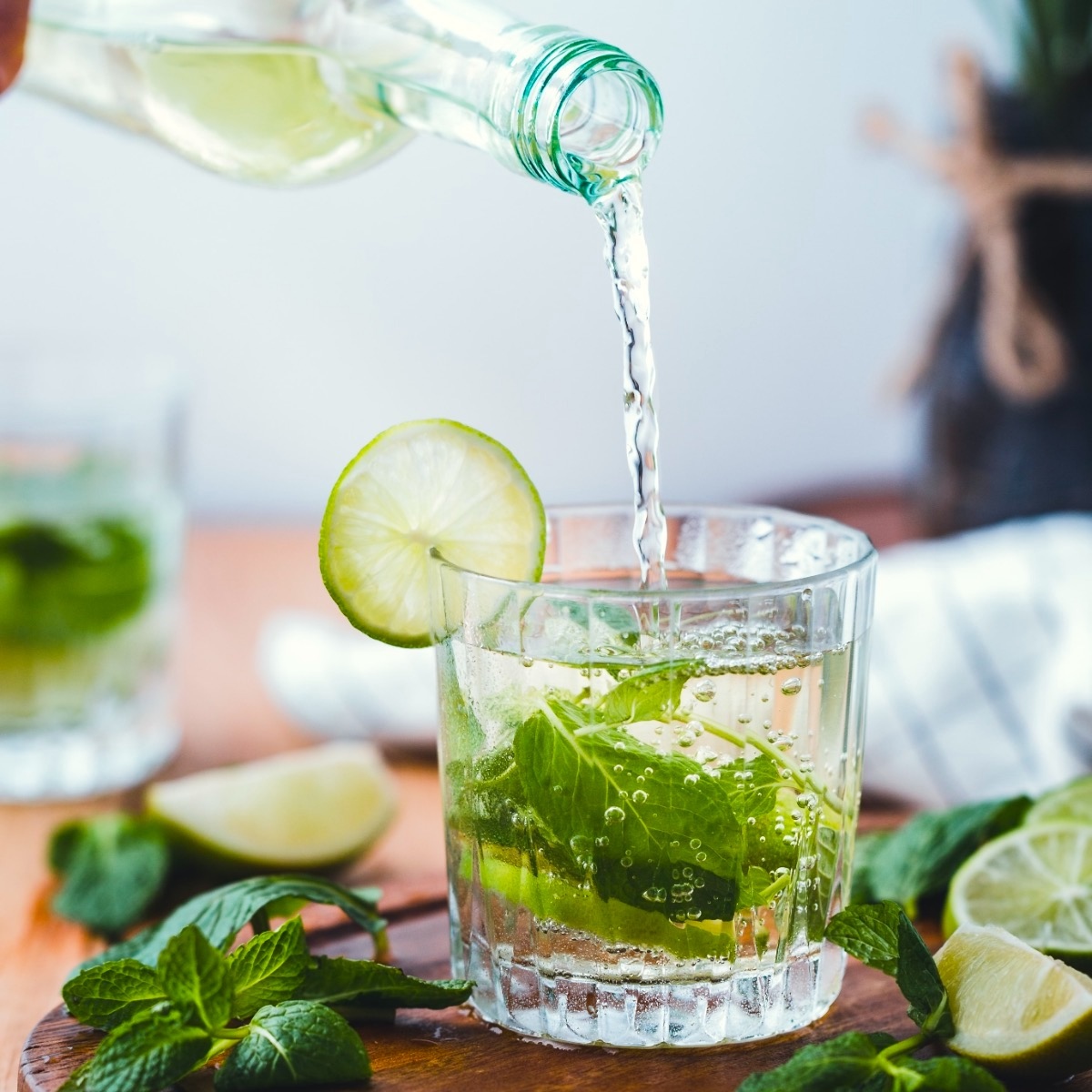 BeSuperfied's tweet photo. Studies show mint's effectiveness for #IBS, #dyspepsia and general indigestion. It's Antiviral. Antimicrobial, Antifungal, Antioxidant It’s in season now so get involved! #BeSuperfied https://t.co/hLSik3v0k0