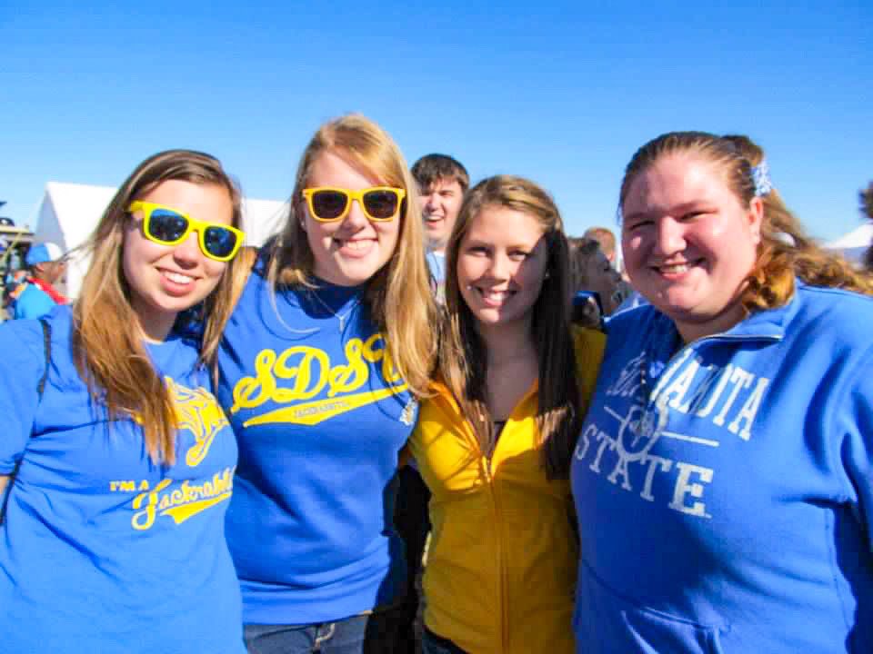 aoesdstate's tweet photo. The 1st of our 3 pillars. Friendship is in the foundation of our chapter. We value friendship by being loyal to each other in our lifelong commitment to our sisterhood. With sisters coming from all backgrounds, we are a family that is encouraging, supportive, &amp; understanding. https://t.co/mREZUn4GWb