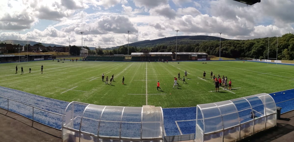 Bucket hats and certificates to end off a busy week at Cwmbran and rugby drills taking place in the sunshine at Merthyr this week! <a href="/WRU_Community/">WRU Community - Wrth galon y genedl</a> <a href="/WelshRugbyUnion/">Welsh Rugby Union 🏴󠁧󠁢󠁷󠁬󠁳󠁿</a> 

 #rugby #sohk #summercamp