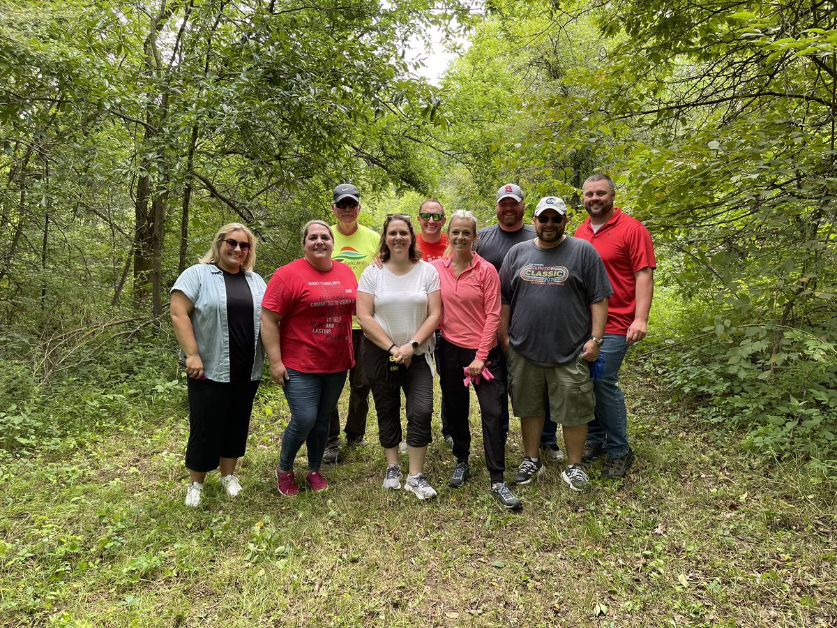 Thank you D147 for coming out for our volunteer event! We got to volunteer out at Parkland Foundation and learn more about land preservation. A huge plus was my dad who is a volunteer out there got to lead the event 😁