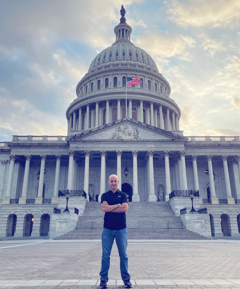 Eyal_Naor's tweet photo. It was a tremendous honor to serve in #WashingtonDC. I’m thankful for the opportunity to contribute to the unbreakable bond between 🇮🇱 and 🇺🇸
#SpecialRelation https://t.co/4506CjEedg