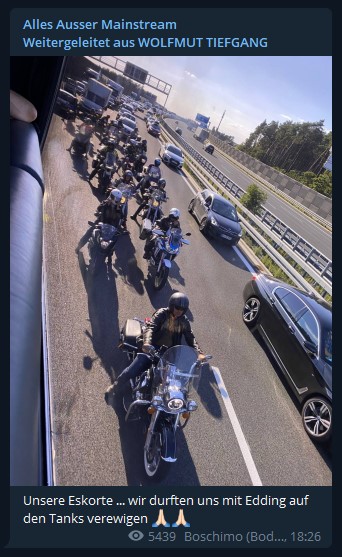 _therealmenace_'s tweet photo. Was für Ehrenlose "Biker" .. f.... euch doch! 🖕😡
#b3007 #b3107 #b0108 #fckqdk https://t.co/bOKCbNR31b