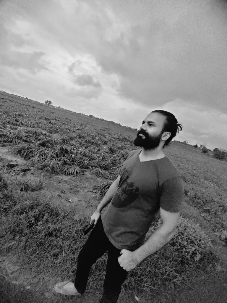 honcheeofficial's tweet photo. Love the weather. 
. 
. 
. 
. 
#NaturePhotography #plants #Green #rain #clouds #happiness #hairstyles #beard #clothing #colours https://t.co/QbTawmIDWk