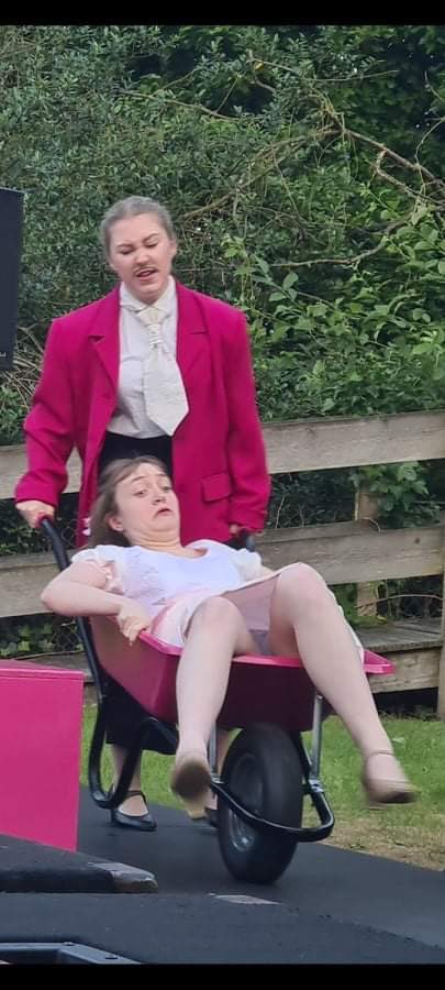 menstrualrageco's tweet image. We love a flattering action shot from @durhamfringe #JaneAusten #Durhamfringe #comedy