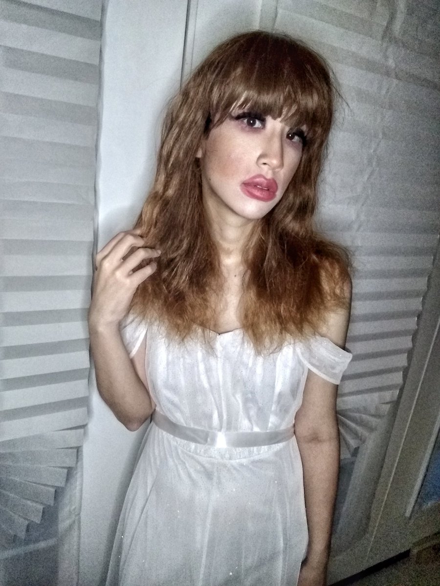 erodedsun's tweet photo. Here are some additional pics of Mickey! For transparency's sake, these are were edited in the Snapseed app; I purposely avoided edits and filters on my face.

#dragqueen #dragarttist #bedroomqueen #twitchqueen #nonbinarydragqueen #transdragqueen #makeup #mua  #bimbo https://t.co/HfwfUYQt2s