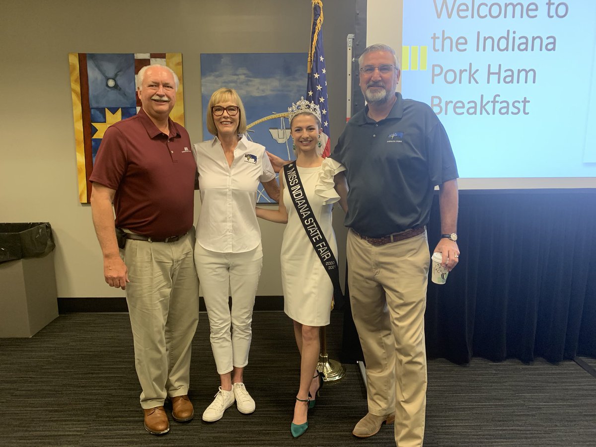KronRandy's tweet photo. It’s the first day of the Indiana State Fair! I was able to enjoy the Indiana Pork Ham Breakfast and discuss agriculture with @GovHolcomb, @LGSuzanneCrouch, State Conservationist Jerry Raynor and Sam Ellison, member of the Indiana State Fair board. Here’s to a great fair! https://t.co/7sA53wY5sA