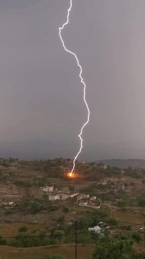 TSfree22's tweet image. No matter how strong you are, you remain weak