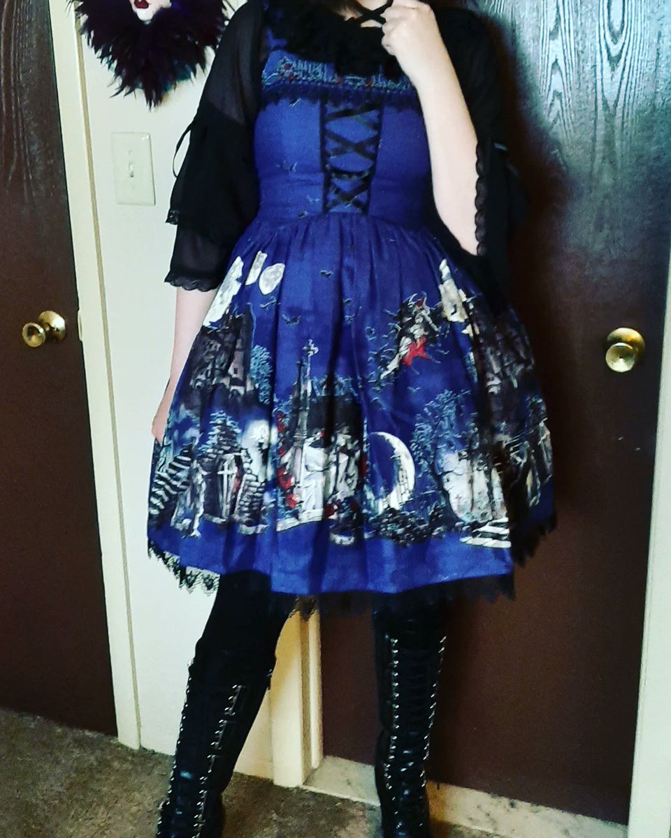 7/30/21

Transylvania Moonlight from Taobao's Krad Lanrete! It's so beautiful! ^[]^

#eglfashion #eglcommunity #eglcomm #lolitafashion #lolitacommunity #lolitacomm #gothiclolita #taobaololita #kradlanrete #transylvaniamoonlight