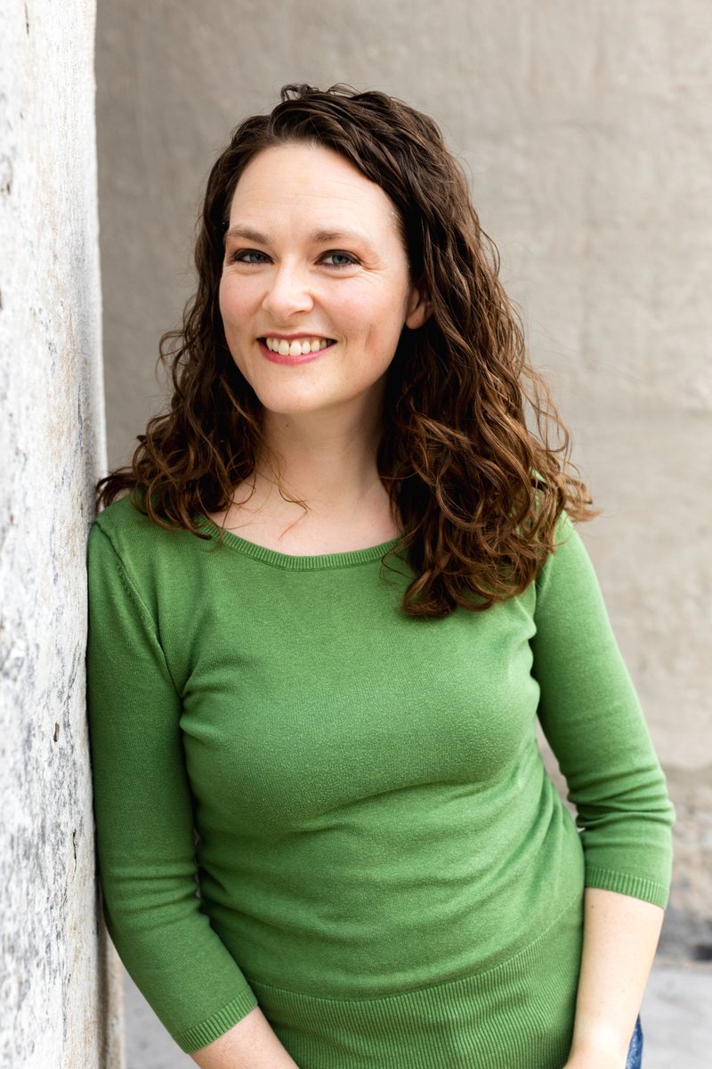 nicolekronzer's tweet photo. New author headshot! Thanks to Twin Cities-based photographer Nicole McCoy (my former student!!) Please check her out for all your professional photography needs! https://t.co/4s8KFJQjD1
#authorheadshot https://t.co/cFC3sfzF5o