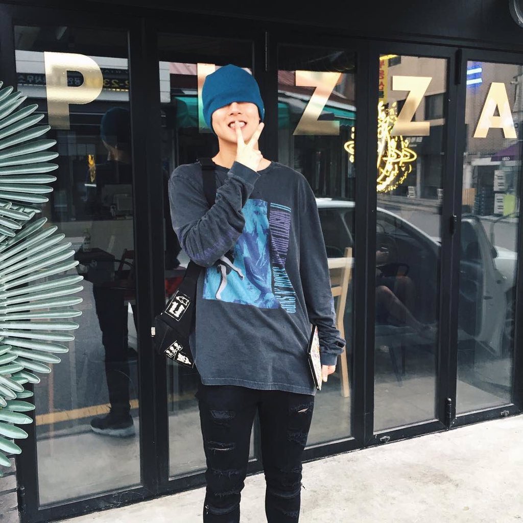 INCO_FANG's tweet photo. { Honey update }
Second to last day in Jeju. Stopping off for some food before the shopping trip begins. Iβm sad the journey is ending, but Iβm happy I was able to have this experience and make new memories to cherish π
#RoseWoodXJeju #TeamBAMF https://t.co/xPhDWa3HQq