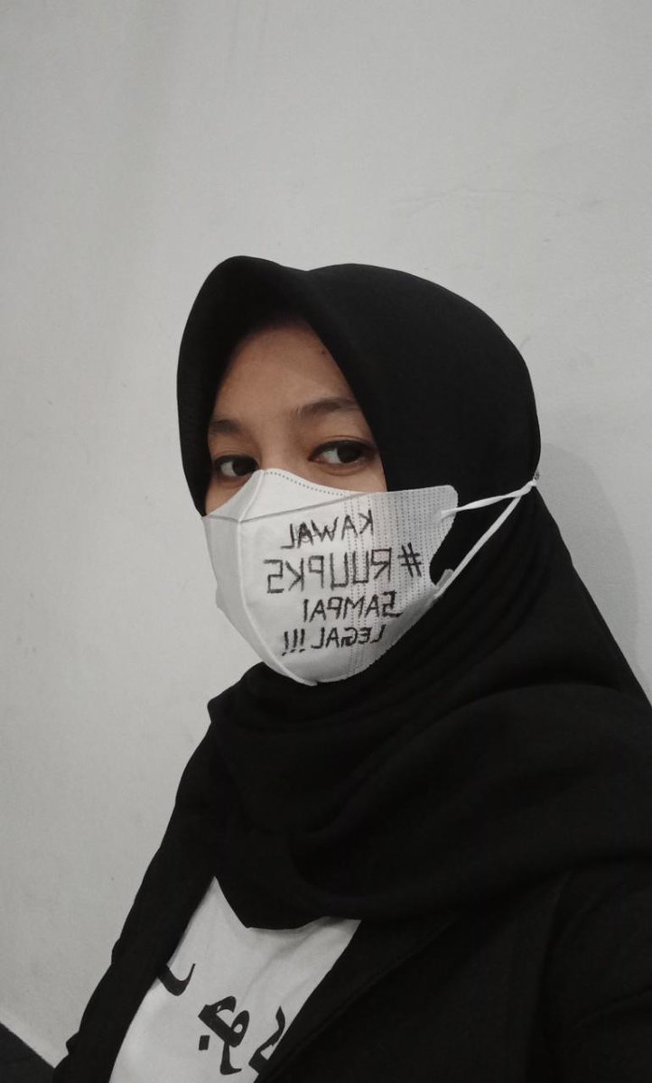 NurMaela6's tweet photo. Kawal terus kawal sampai legal. Panjang umur berjuang untuk keadilan. 
Segera sahkan RUU PKS

#SahkanRUUPKS 
#koprikawalruupks https://t.co/nNDyLJAtHf