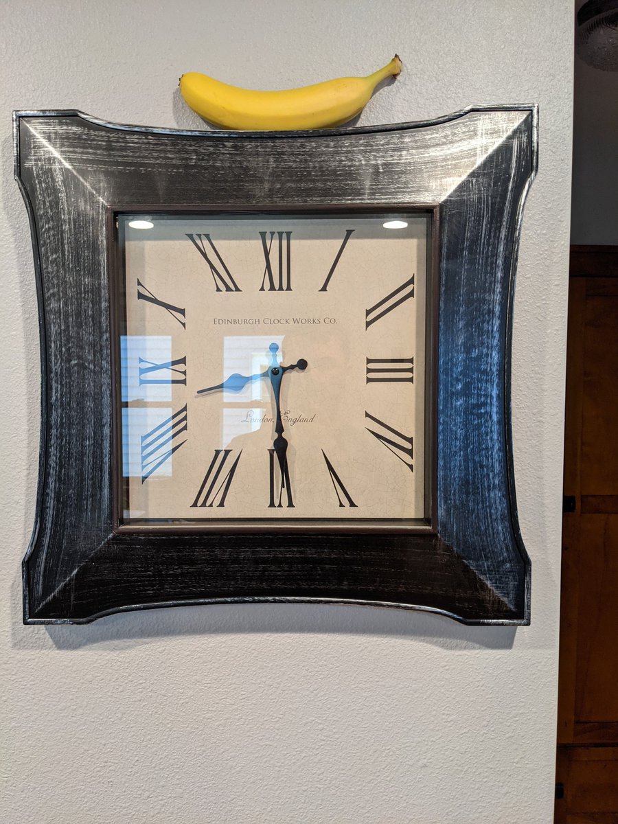 BananaForScale tweet media