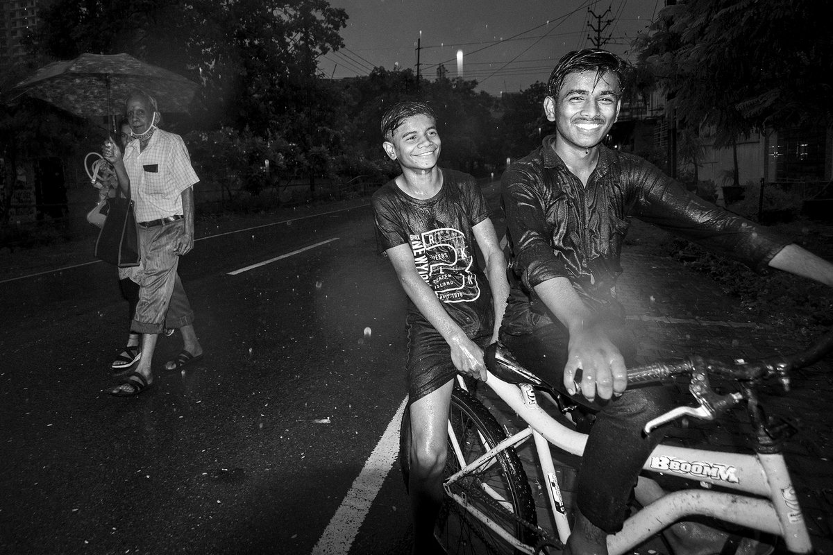 OlympusProIndia's tweet image. Rain keeps most people inside and it has great opportunity for beautiful shots.

E-M1 MarkIII comes with splash proof feature, so that you don’t miss out any.

Picture Courtesy: Mr. Jai Thakur 

#olympusproindia#mirrorlesscamera #loveforolympus  #splashproof #em1markiii