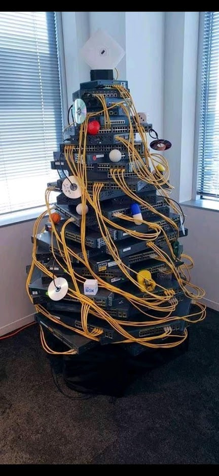 bearstech's tweet image. et on n&apos;oublie pas qu&apos;aujourd&apos;hui c&apos;est la journée mondiale des administrateurs système, c&apos;est un peu noël quoi #sysadminday #sysadminday2021