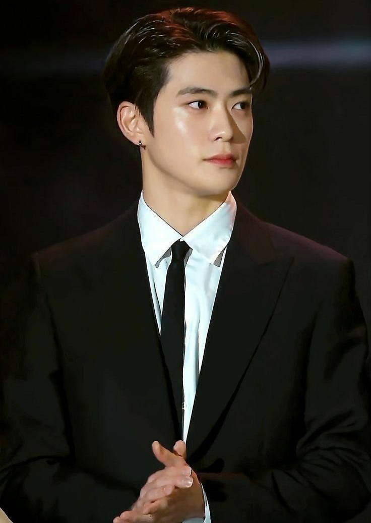 aiscendio's tweet photo. ; go ahead

——
"kenapa sih nama udah bagus mesti ada sutresna-nya?"

"itu menandakan kalau kalian anak papi!"
——

—nct familu au https://t.co/OaJrZEcHHo