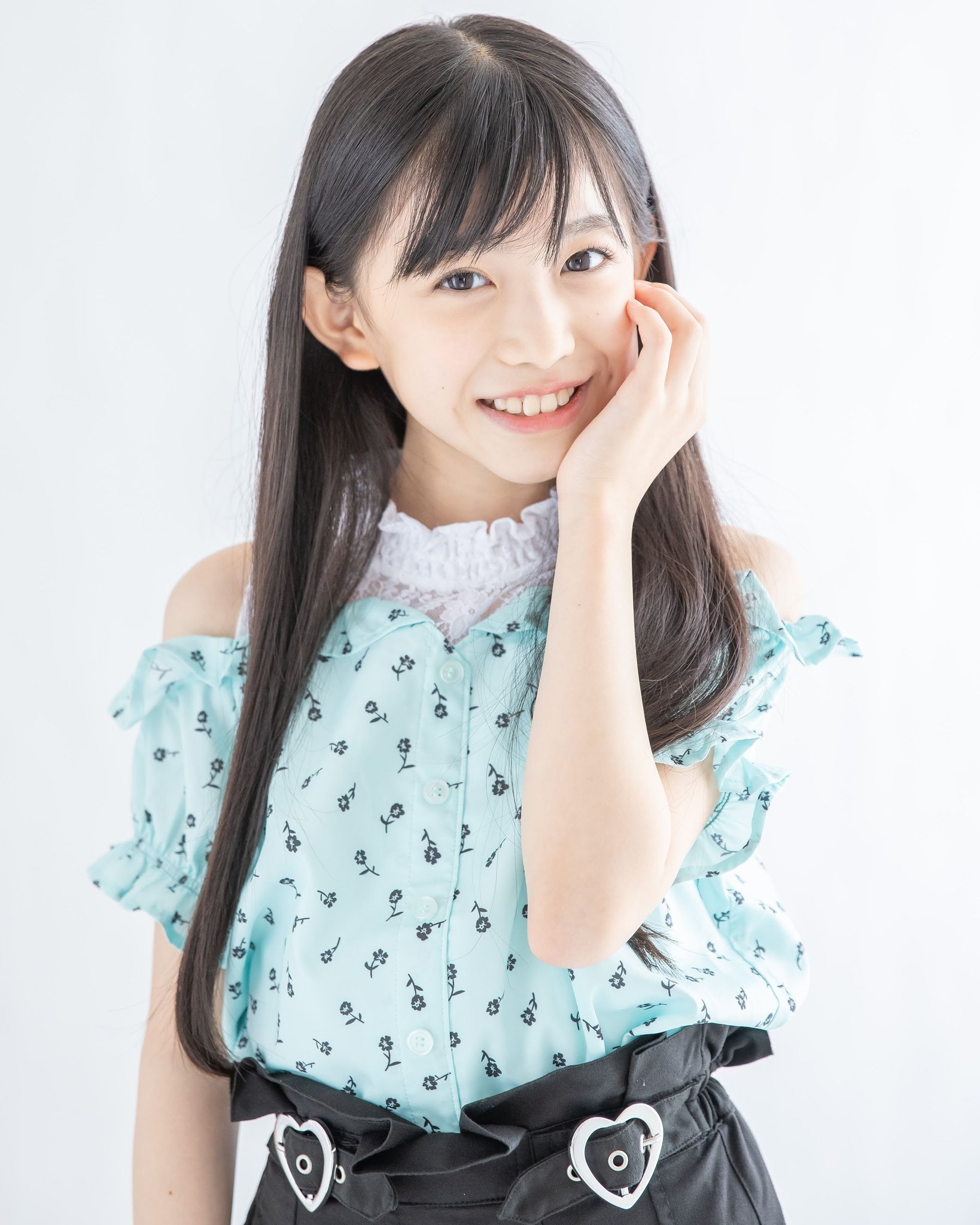 小学　子役　女子 今週も暑かったですね〜😵‍💫 来週からまた頑張ります😆 #五藤希愛 #子役 #子役モデル #小学生モデル #js5  #10歳 #キッズ #女の子 #キッズモデルになりたい #カメラマンさんに感謝 #おしゃれさんと繋がりたい #モデルさんと繋がりたい #小学生女子  ...
