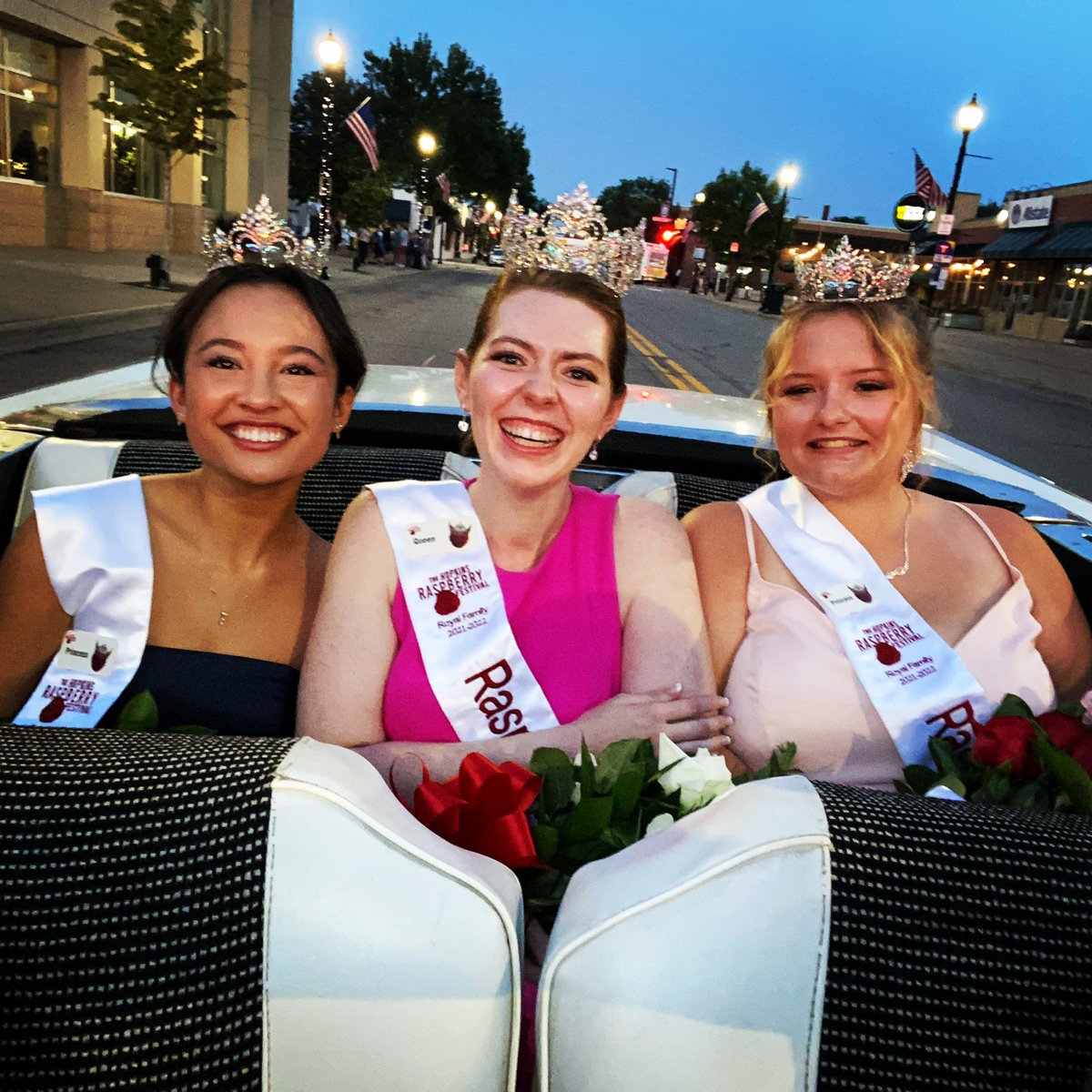 RaspberryFest's tweet image. Did you know? The 2021 Hopkins Raspberry Festival Royalty Coronation and Grande Day Parade were streamed live on the festival YouTube channel! Check out the 2021 events, plus many others on our YouTube channel: bit.ly/3zM4b7Z
