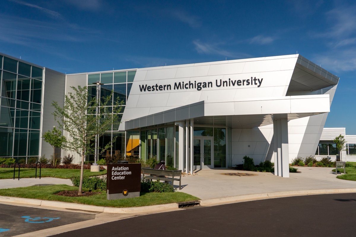 WesternMichU's tweet image. A new, state-of-the-art facility puts @wmucoa at the head of the pack to meet the growing demand. ✈️ 🌟 

Learn more at bit.ly/3x8jQfZ