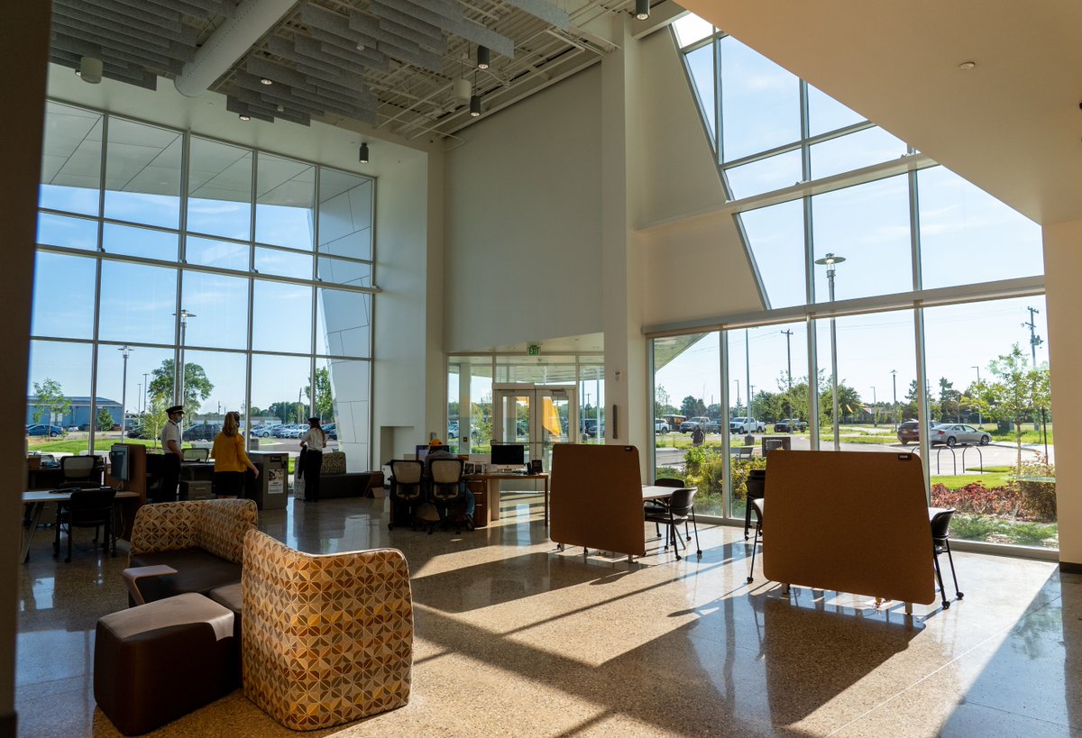 WesternMichU's tweet image. A new, state-of-the-art facility puts @wmucoa at the head of the pack to meet the growing demand. ✈️ 🌟 

Learn more at bit.ly/3x8jQfZ