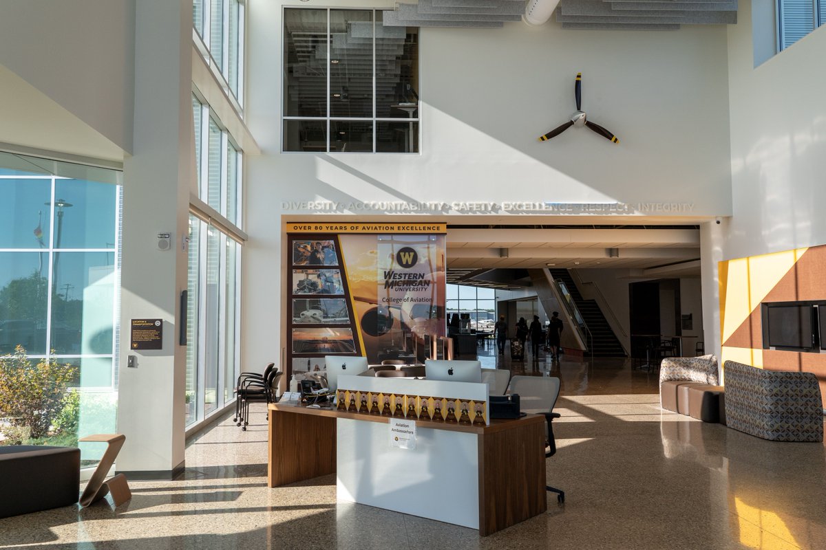WesternMichU's tweet image. A new, state-of-the-art facility puts @wmucoa at the head of the pack to meet the growing demand. ✈️ 🌟 

Learn more at bit.ly/3x8jQfZ