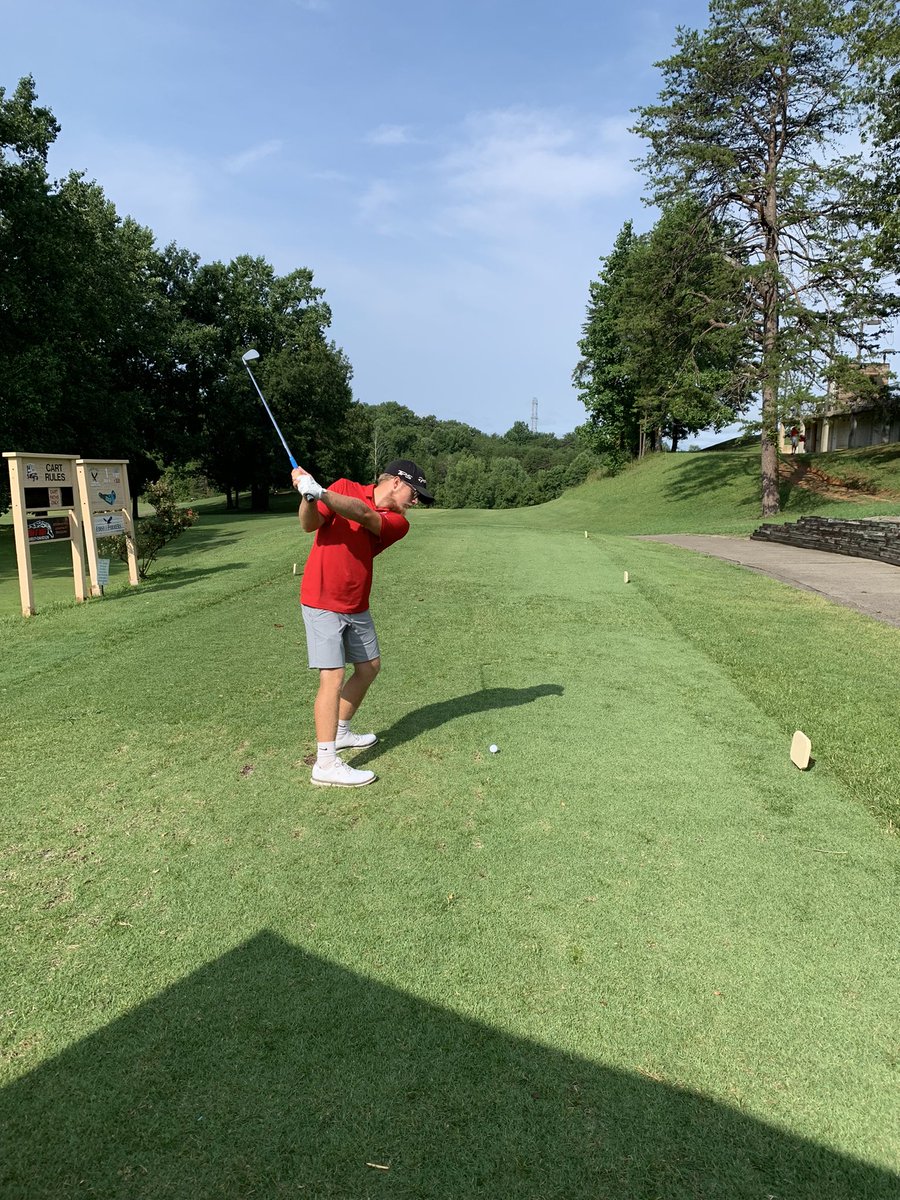 golf_laker's tweet photo. Nick Blakey using another year will be a senior for Laker Golf Team splits the fairway on hole 1 at Eagles Nest. https://t.co/C0TcQcAPpY