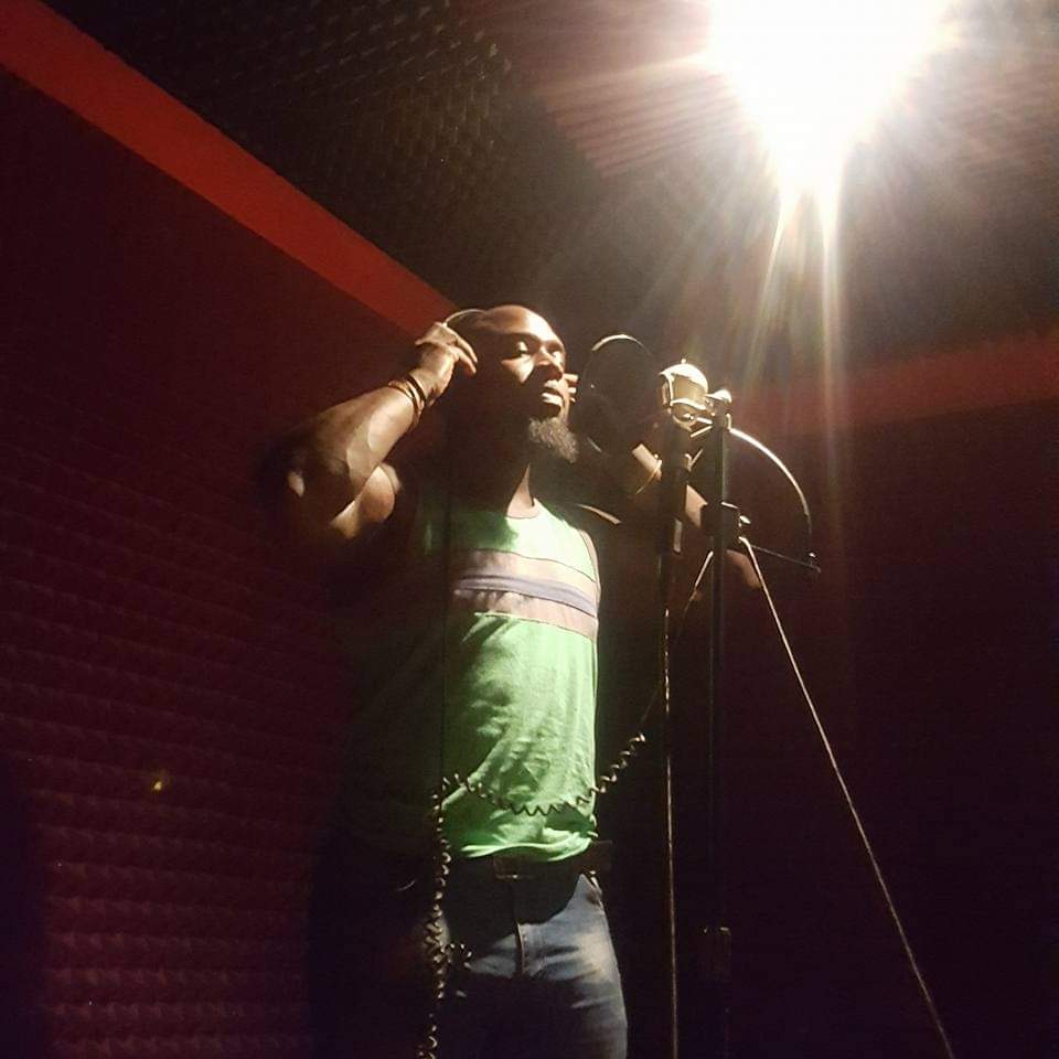 NarkSide's tweet photo. Make them listen.
#iwrite #jazzFusion #SingerSongWriter #vocalist #neoSoul #indieArtist #indieMusic #PublishedAuthor #BlackAuthor #SpokenWord #RhythmPoetry #improvisation #unsignedArtist #independentArtist #liveMusic #BlackWriter #artist #art #MadeinBarbados #BlackBoyMagic https://t.co/44ETRDtv7U
