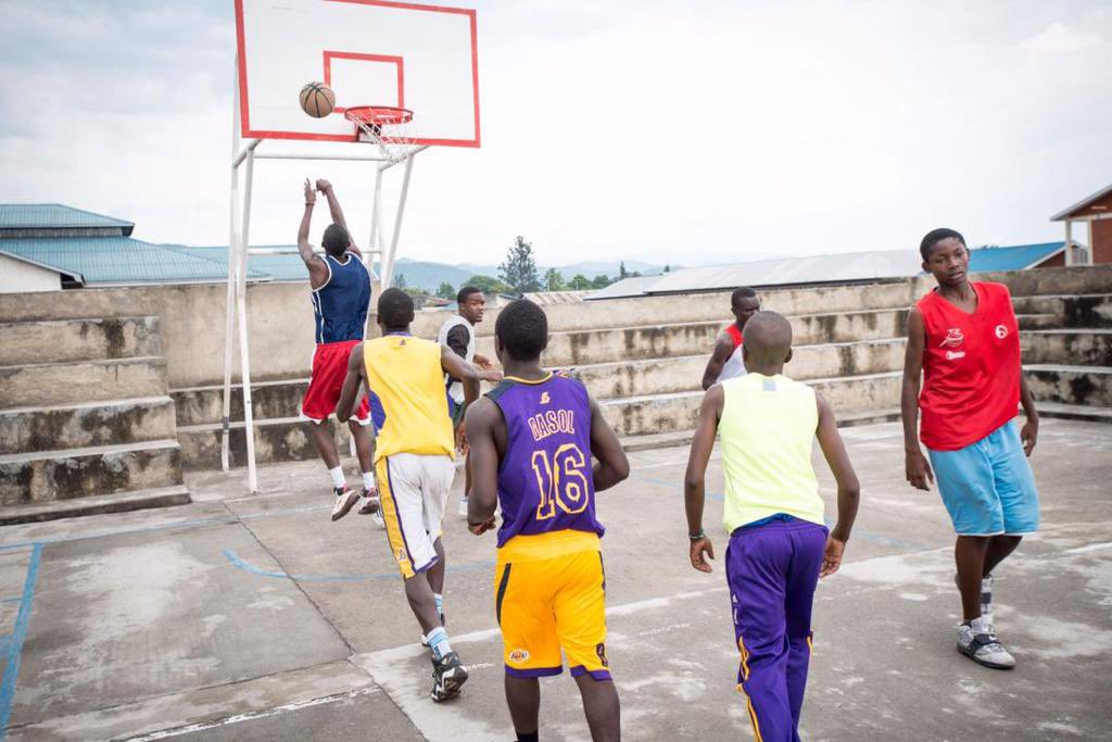 Congratulations to Goma's own, @JonathanKuming6 for joining the @warriors. Jonathan joins DRC basketball legends @officialmutombo @sergeibaka , @bismackbiyombo , @emmanuelmudiay in making Congo proud. 🏀