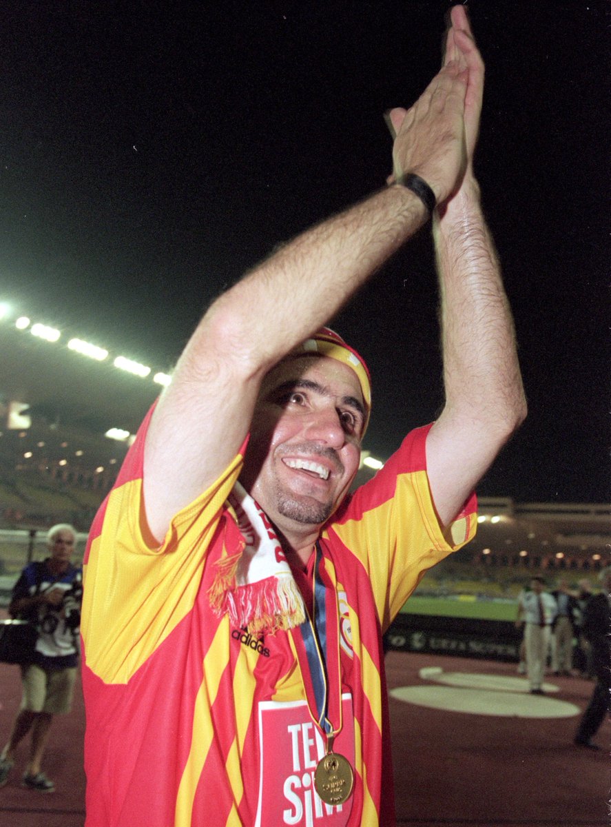FIFAcom's tweet photo. ⏪ 25 years ago today @Galatasaray signed one of the most magical players in history 🧙‍♂️

🤩 Mass hysteria and unforgettable nights in Istanbul, Diyarbakir, Copenhagen and Monaco ensued 🏟️

🦁 There are idolised legends and then there is Gheorghe Hagi 💛❤️

@GalatasaraySK | #OTD https://t.co/3LVCm3QydR