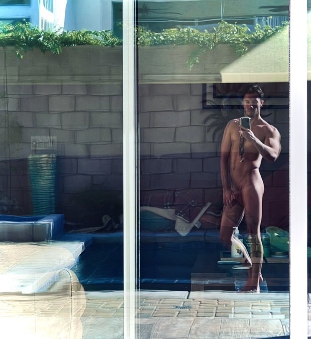 Feeling scandalous today 🌟 https://t.co/G7uLTNY1YE