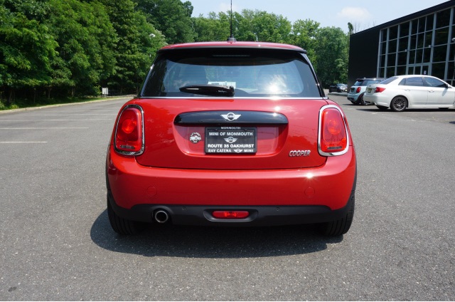 MINIMonmouth's tweet photo. Step into comfort with this Pre-Owned 2018 MINI Hardtop 2 Door Cooper.
.
.
.
#MINI #MINIOfMonmouth #RayCatena #Car #Cars #Auto #Automobiles #Automotive #CarsOfInstagram #CarsWithoutLimits #Amazingcars #InstaCars #Carstagram #Usedcars https://t.co/e1XI5P7Pda