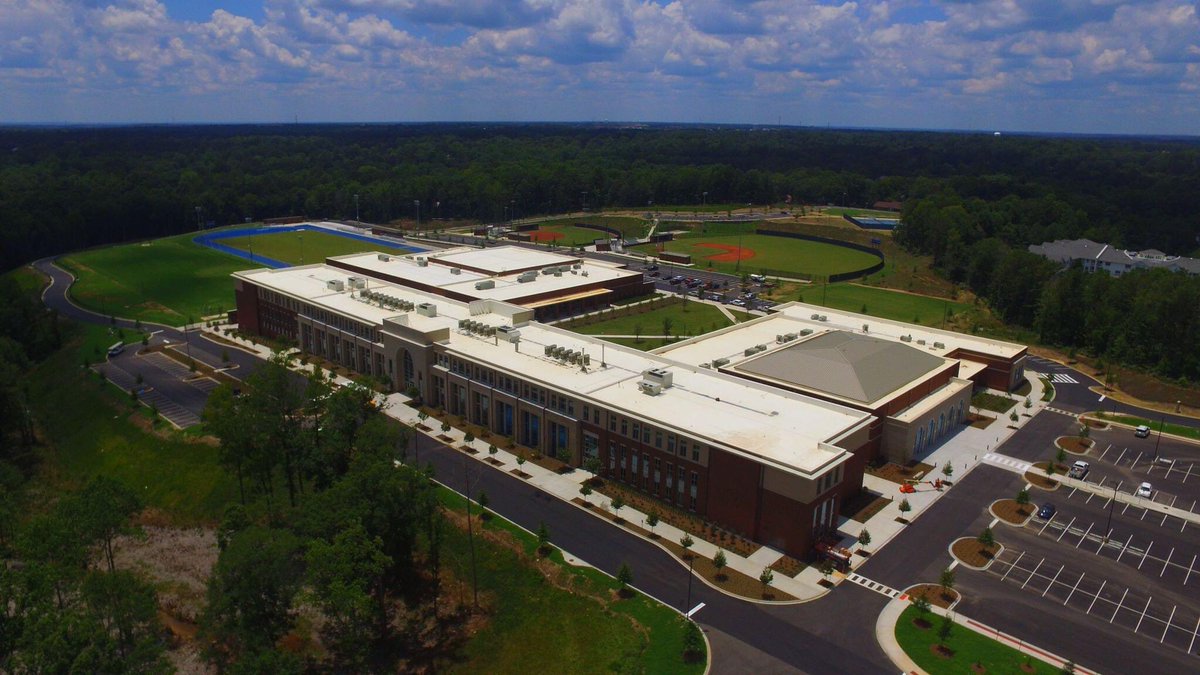 Throwing it back to 2017 as Auburn High School (AHS) opened the doors to their brand new 350,000 SF facility that includes three buildings: an Academic Building, an Athletic Building, and the Performing Arts Building!

<a href="/AuburnCityEdu/">Auburn City Schools</a> @AHSAuburnTigers